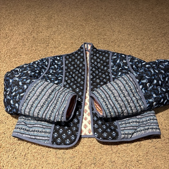 Reversible, Multicolor Quilted Puffer Jacket - Women’s Size Small - Picture 8 of 8